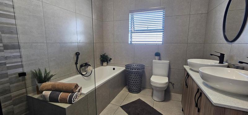 4 Bedroom Property for Sale in Country Club Western Cape